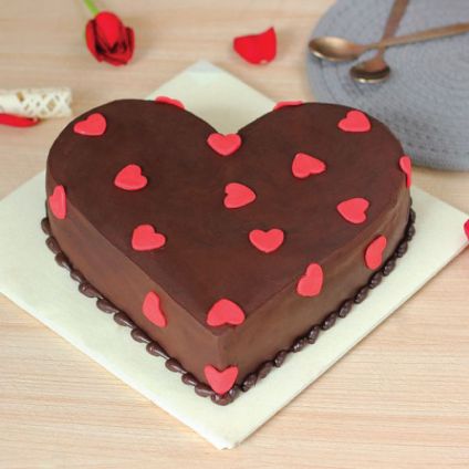 choco truffle cake Heart shape